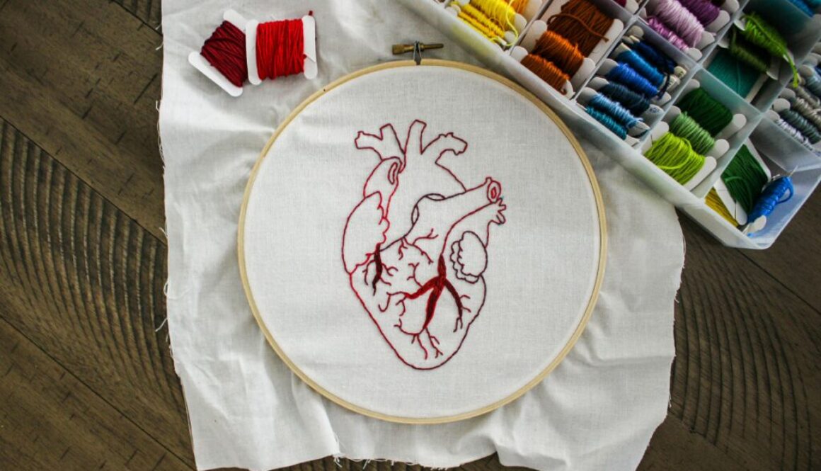 Heart symbolizing cholesterol and diabetes management, representing cardiovascular health and prevention of complications.